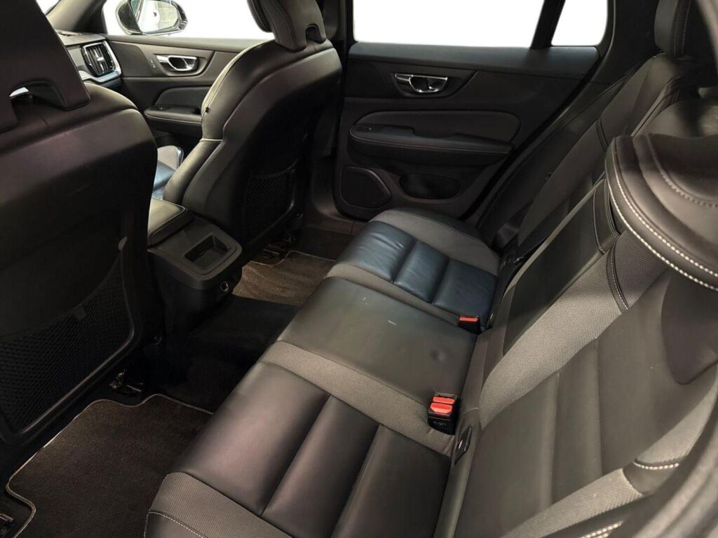 Volvo V60 2020 Valkoinen
