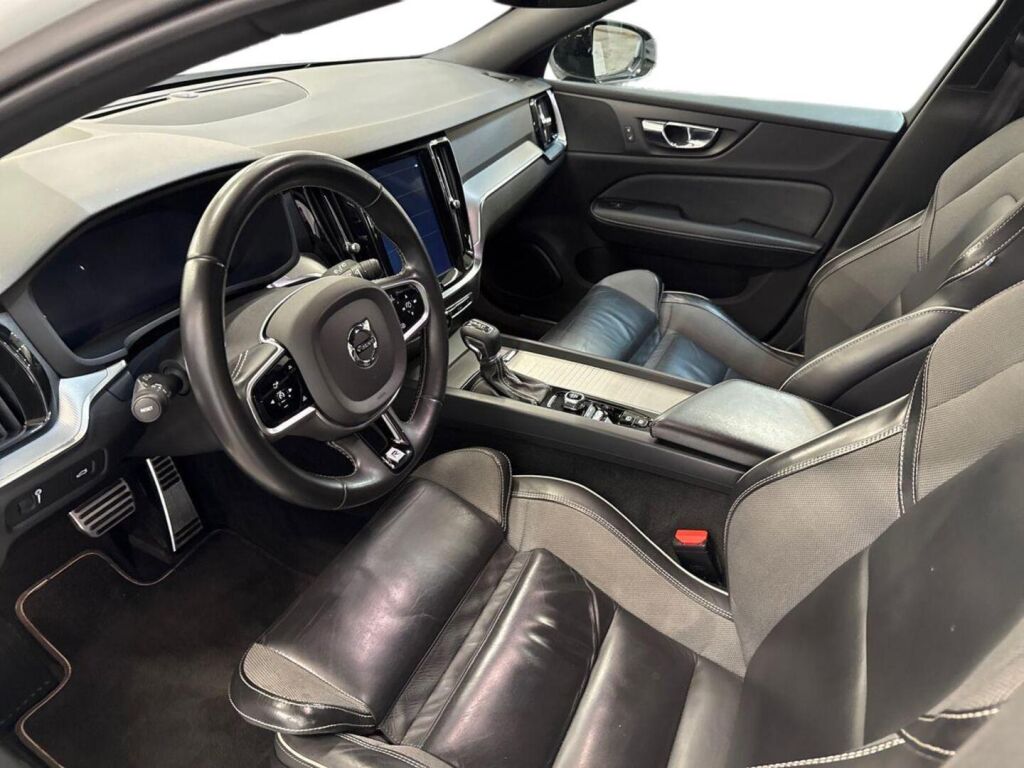Volvo V60 2020 Valkoinen