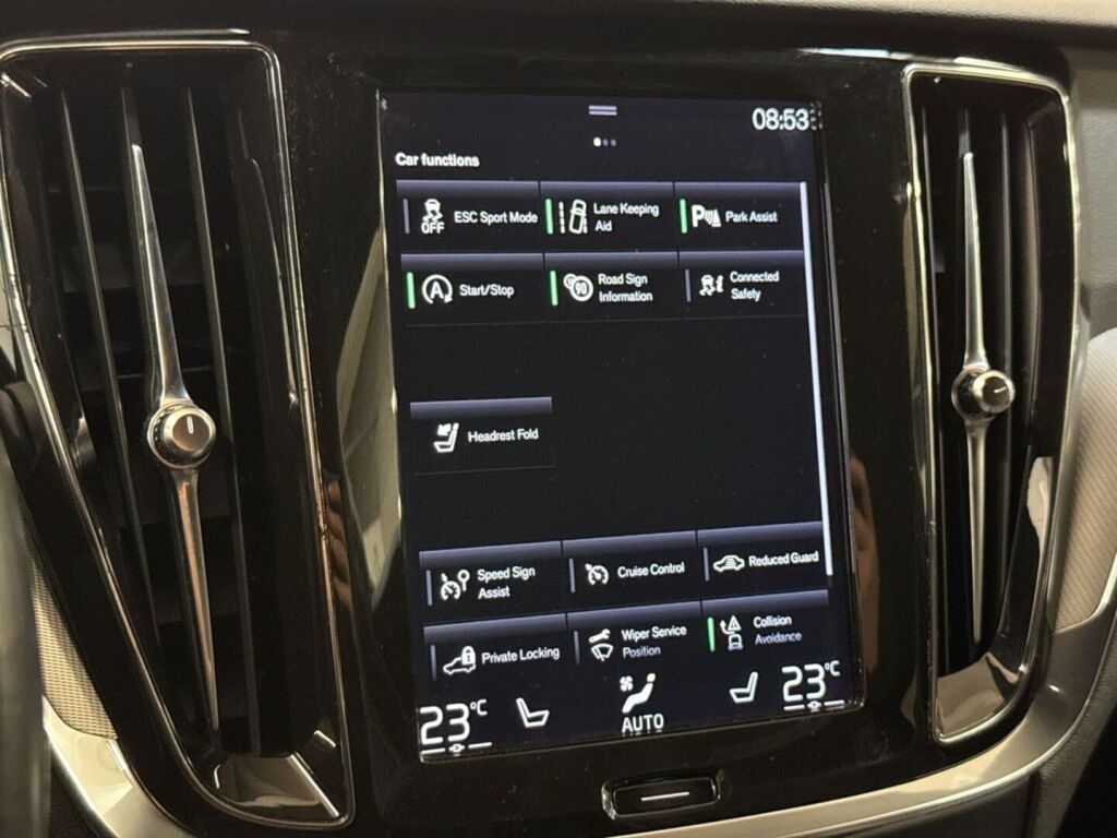 Volvo V60 2020 Valkoinen