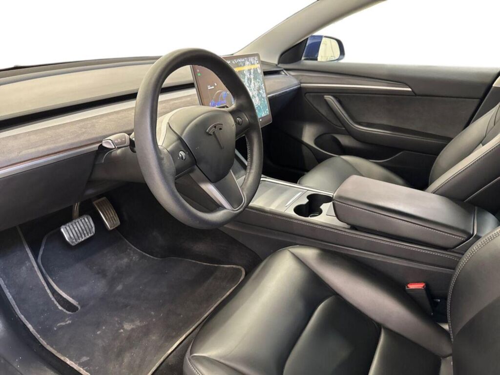 Tesla Model 3 2021 Sininen