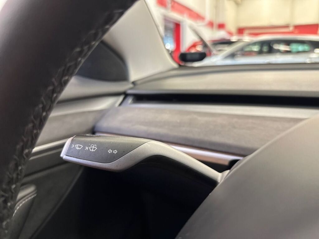 Tesla Model 3 2021 Sininen
