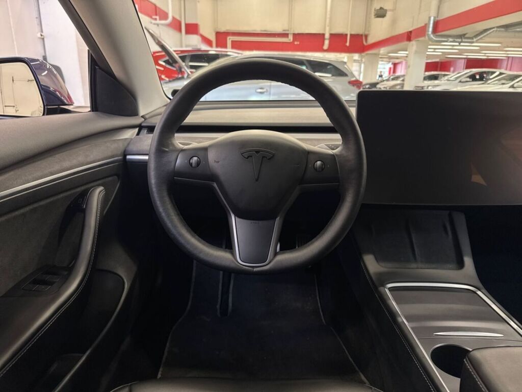 Tesla Model 3 2021 Sininen