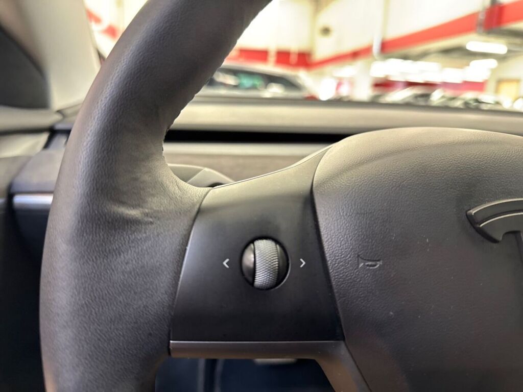 Tesla Model 3 2021 Sininen