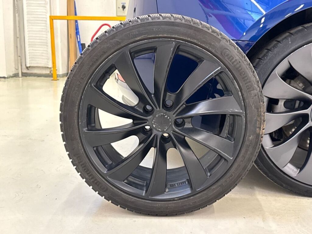 Tesla Model 3 2021 Sininen
