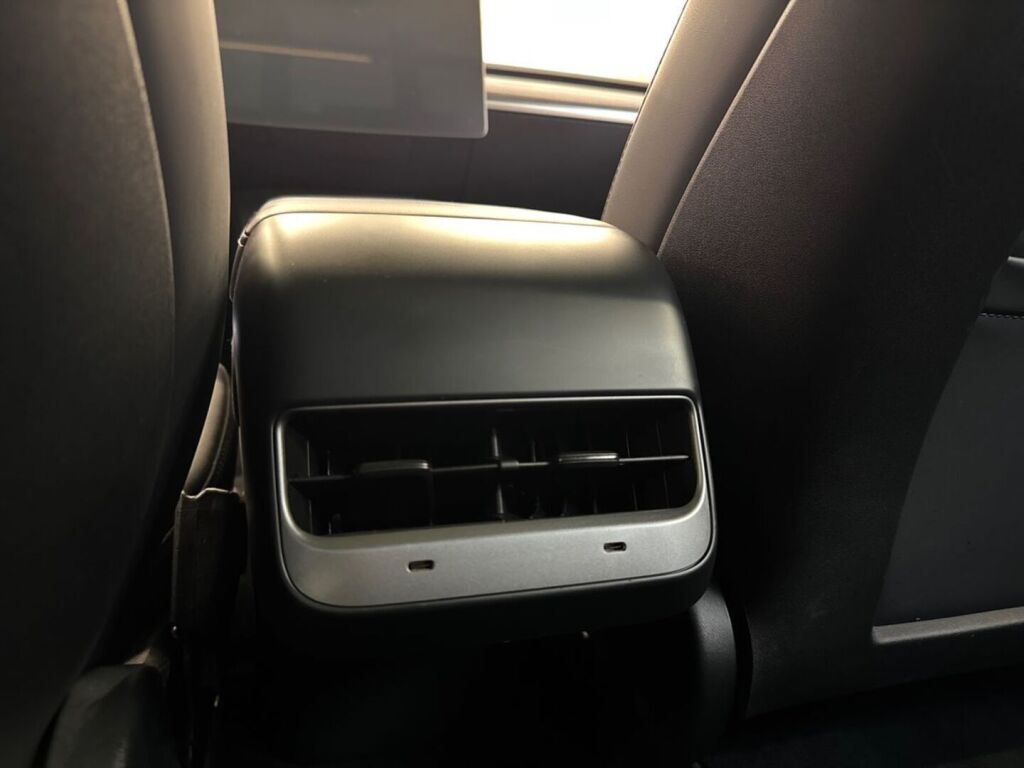 Tesla Model 3 2021 Sininen