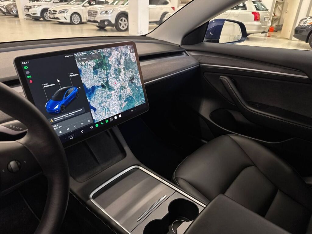 Tesla Model 3 2021 Sininen