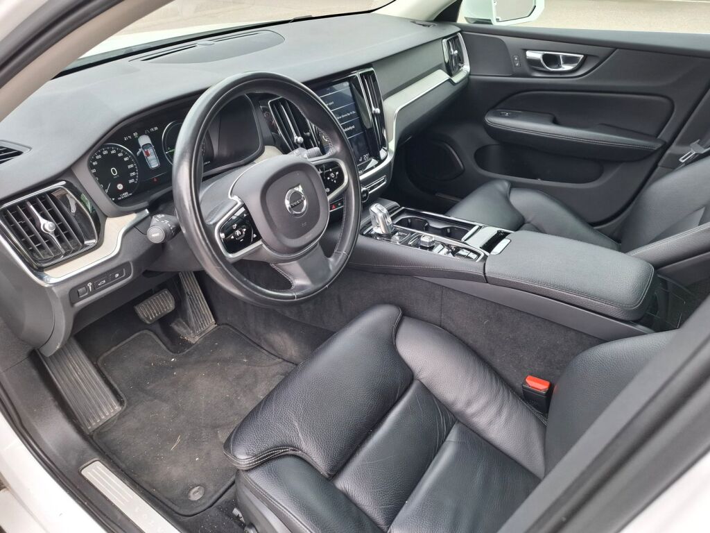 Volvo V60 2019 Valkoinen