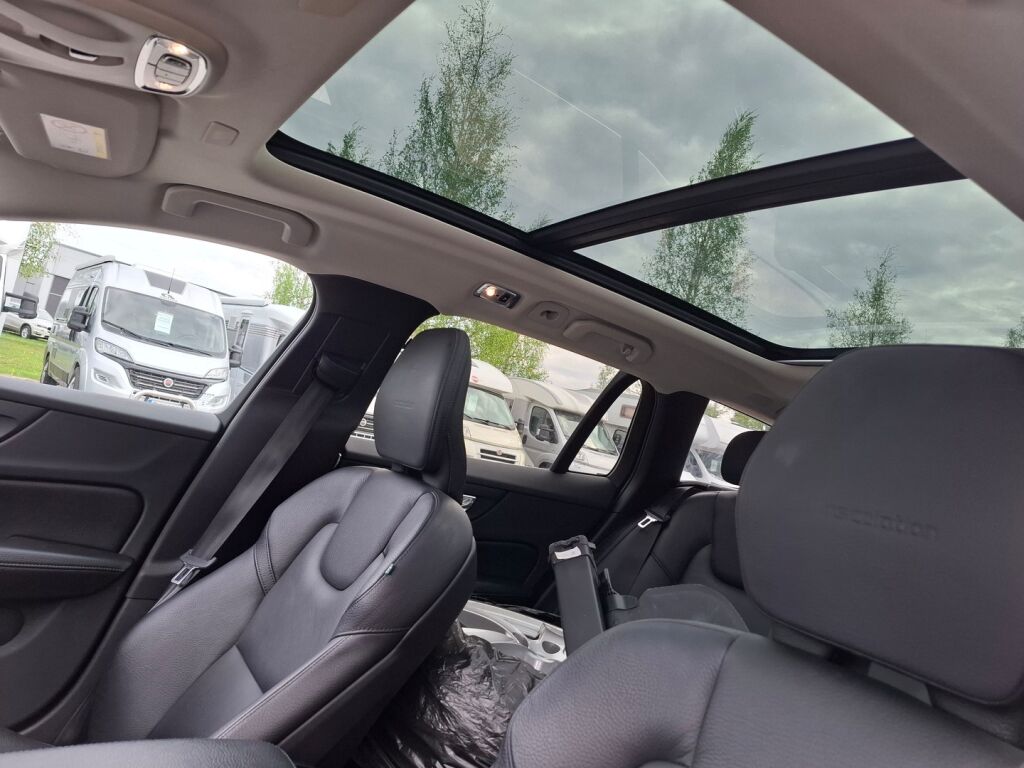 Volvo V60 2019 Valkoinen