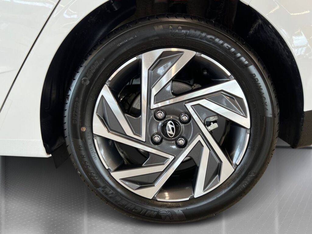 Hyundai i20 Hatchback 2024 Valkoinen