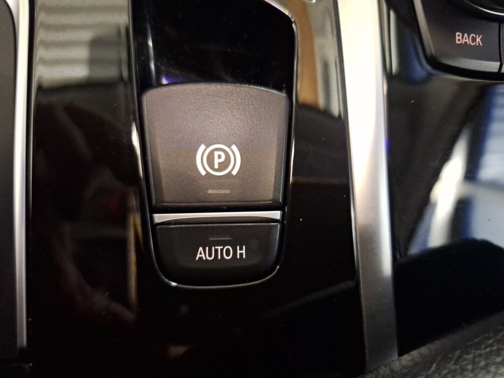 BMW 530 2018 Valkoinen