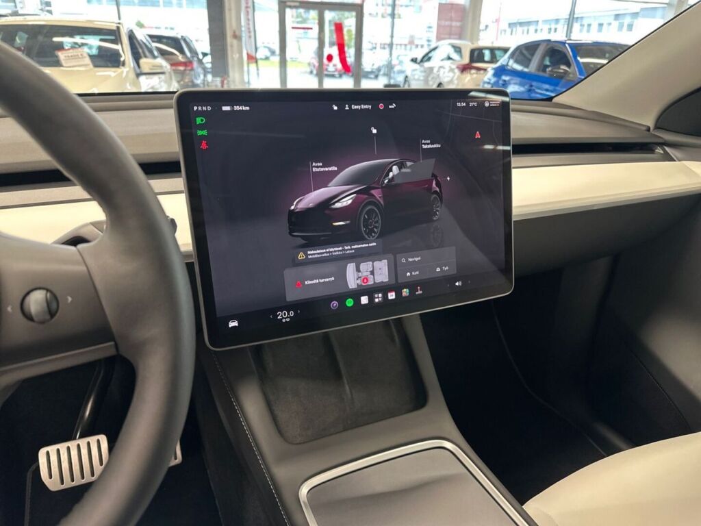 Tesla Model Y 2023 Monivär.
