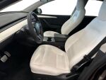 Tesla Model Y 2023 Monivär.