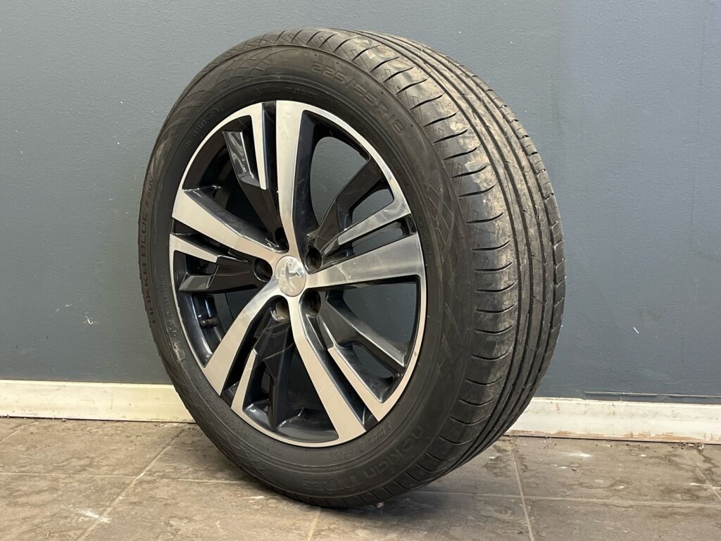 Peugeot 5008 2019 Harmaa