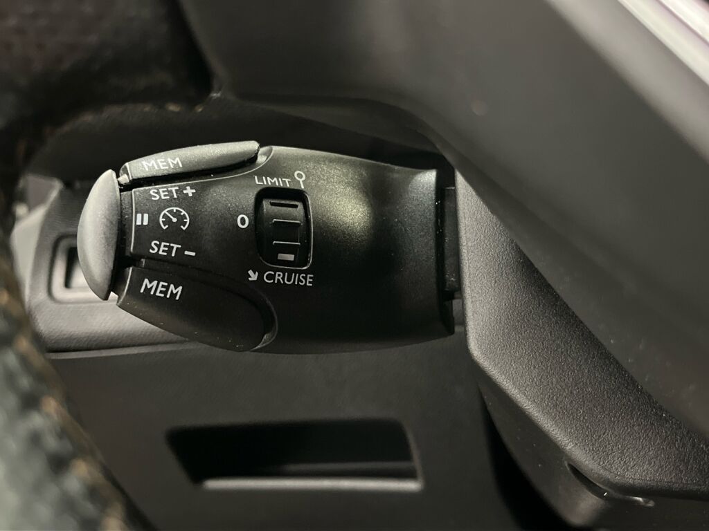 Peugeot 5008 2019 Harmaa