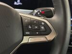 Volkswagen Passat 2024 Valkoinen