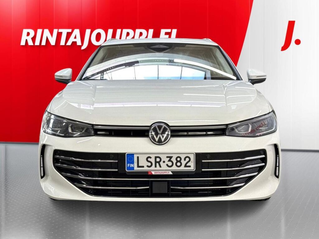 Volkswagen Passat 2024 Valkoinen