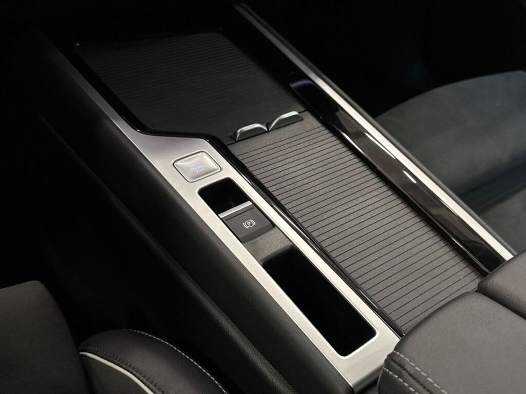 Volkswagen Passat 2024 Valkoinen