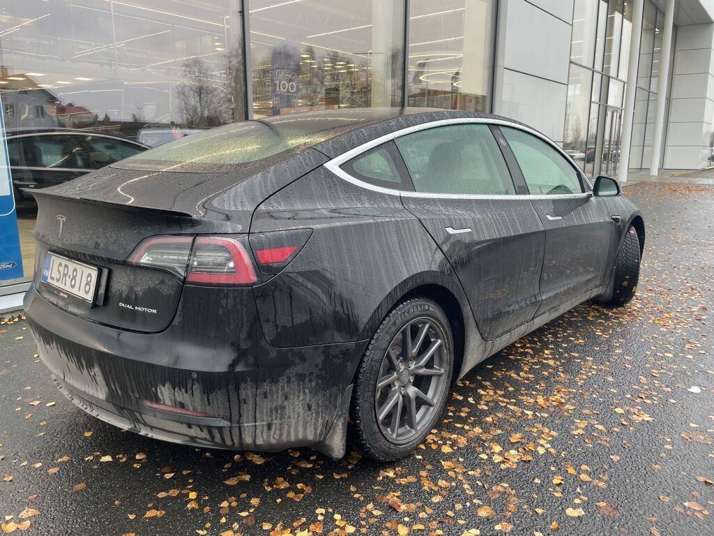 Tesla Model 3 2019 Musta