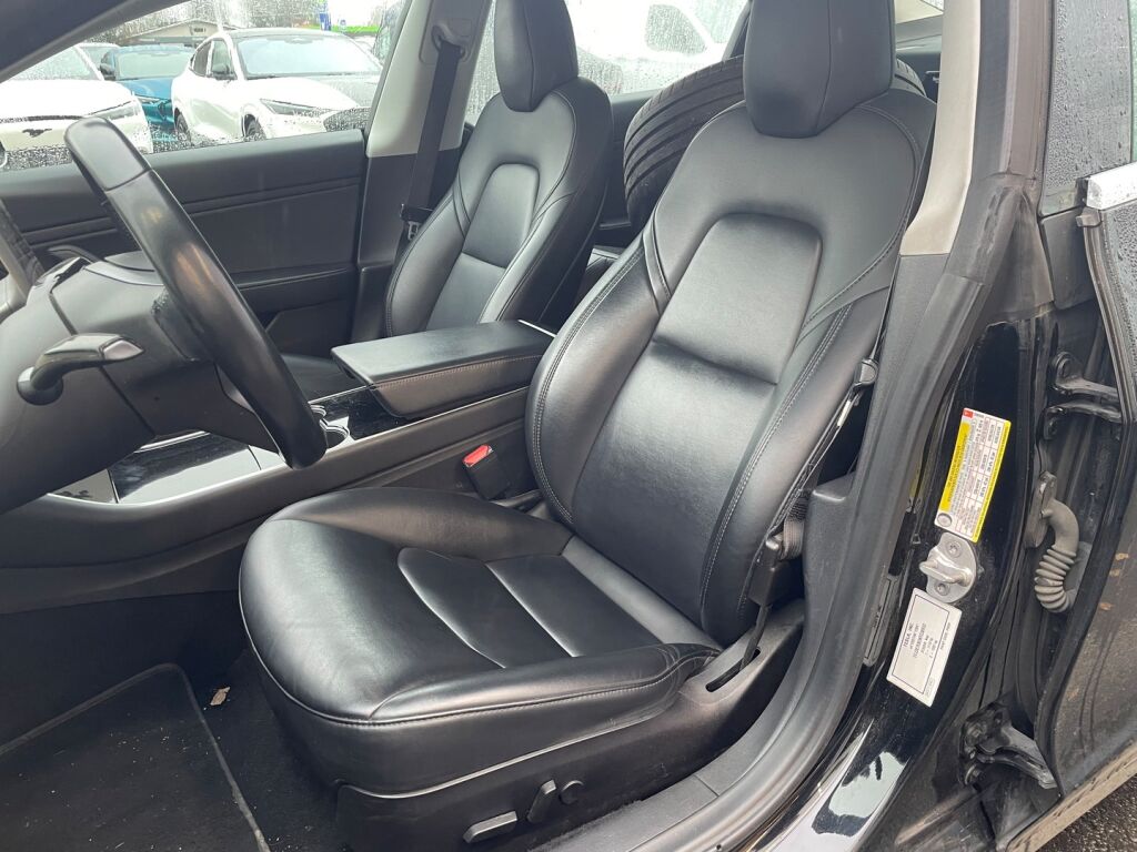Tesla Model 3 2019 Musta