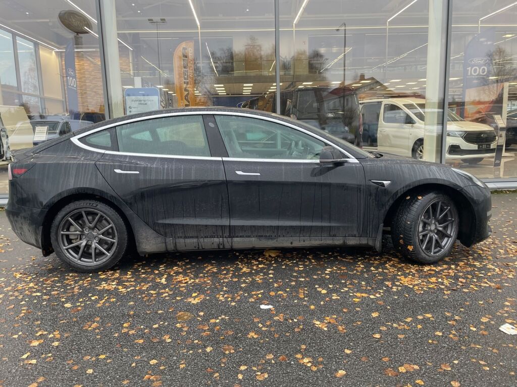 Tesla Model 3 2019 Musta