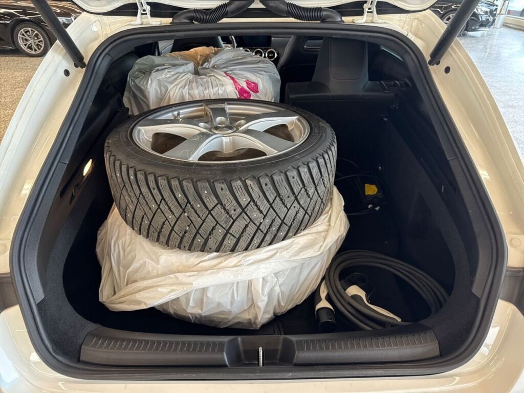 Mercedes-Benz CLA 2021 Valkoinen