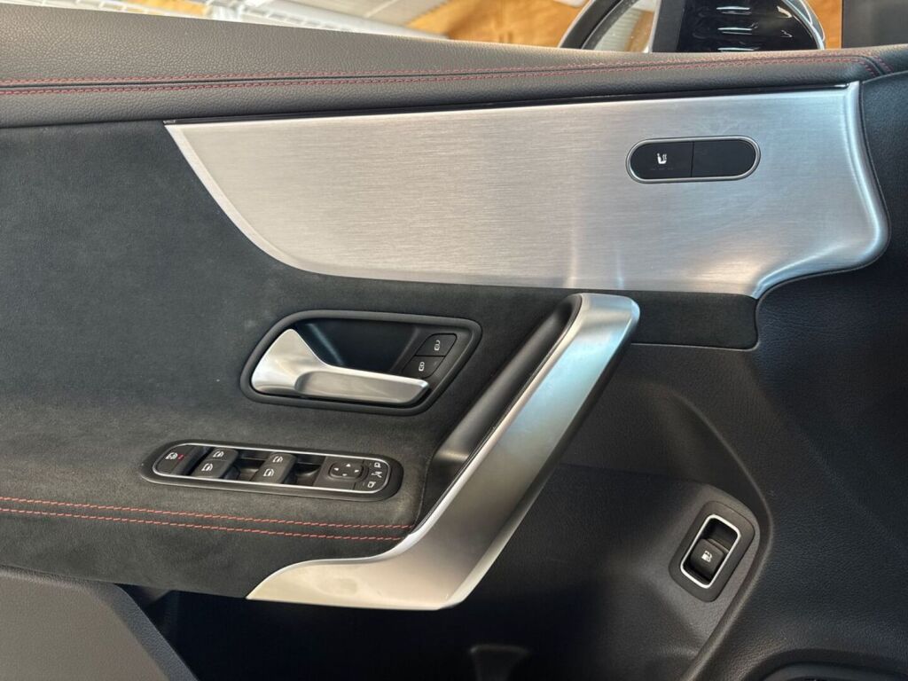 Mercedes-Benz CLA 2021 Valkoinen