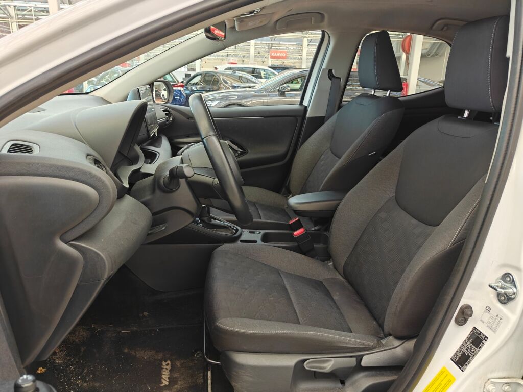 Toyota Yaris 2024 Valkoinen
