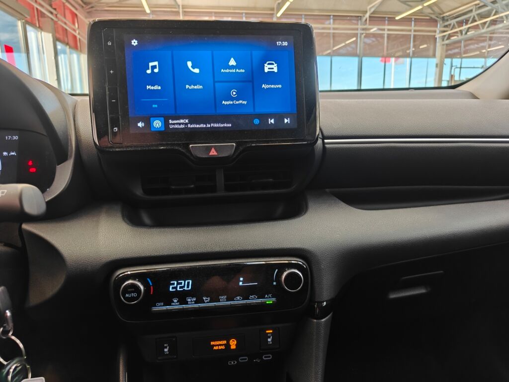 Toyota Yaris 2024 Valkoinen