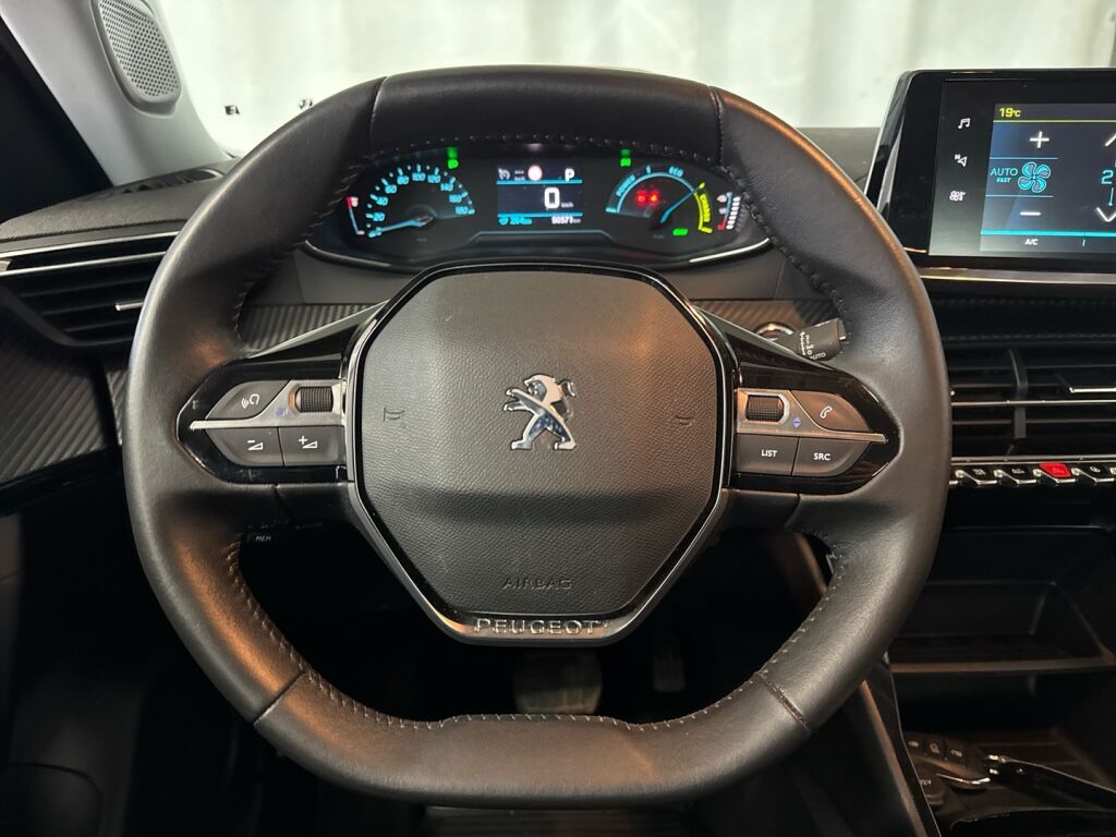 Peugeot e-2008 2022 Oranssi