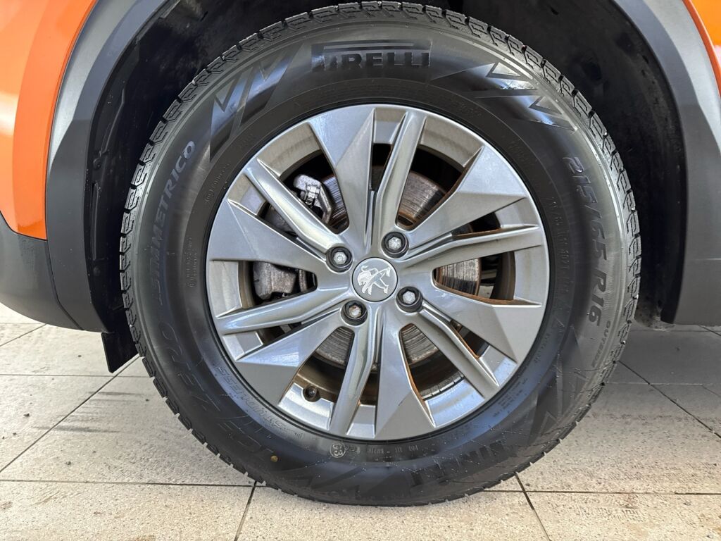 Peugeot e-2008 2022 Oranssi