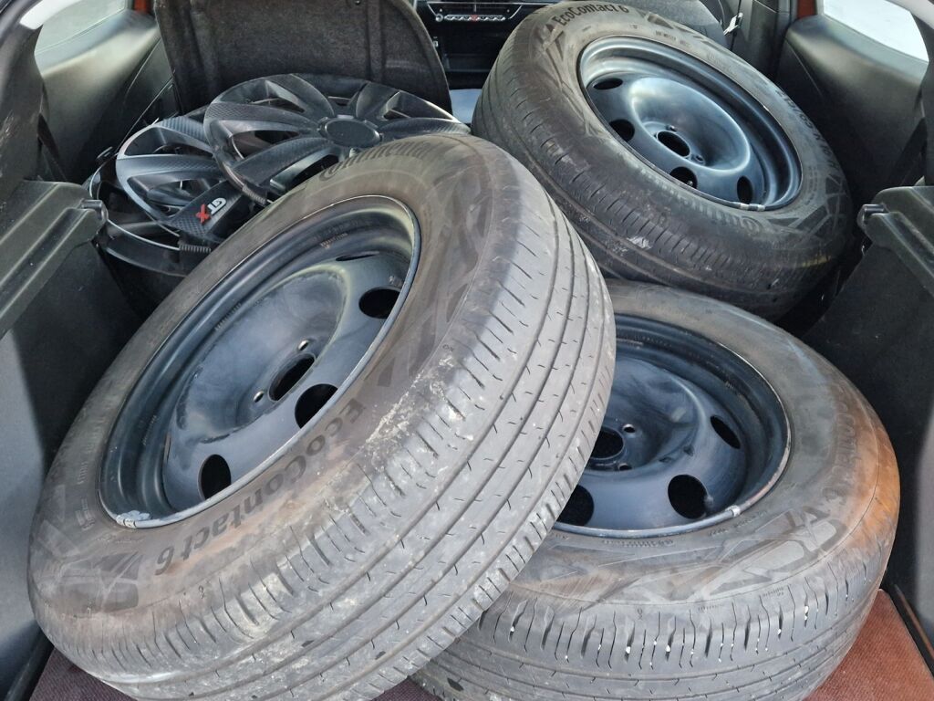 Peugeot e-2008 2022 Oranssi