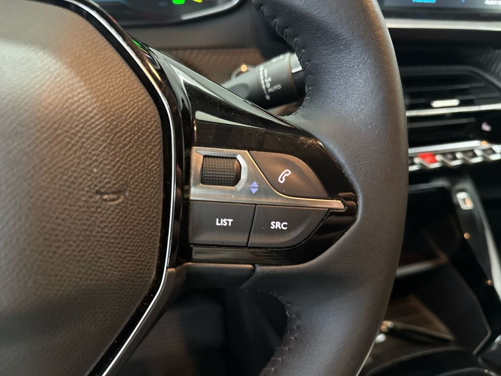 Peugeot e-2008 2022 Oranssi