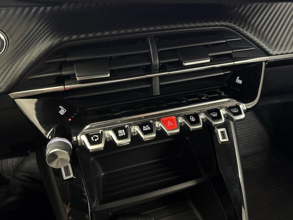 Peugeot e-2008 2022 Oranssi