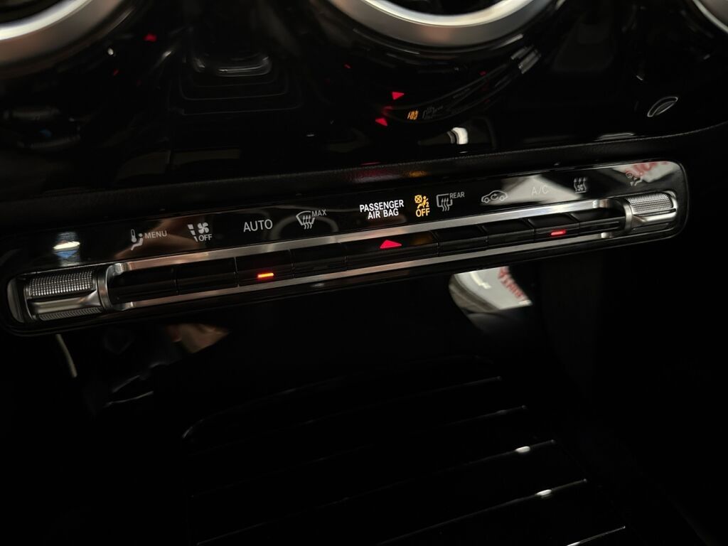 Mercedes-Benz A 2020 Valkoinen