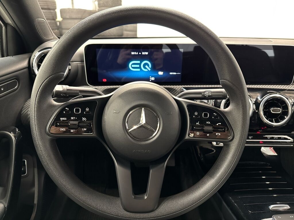 Mercedes-Benz A 2020 Valkoinen