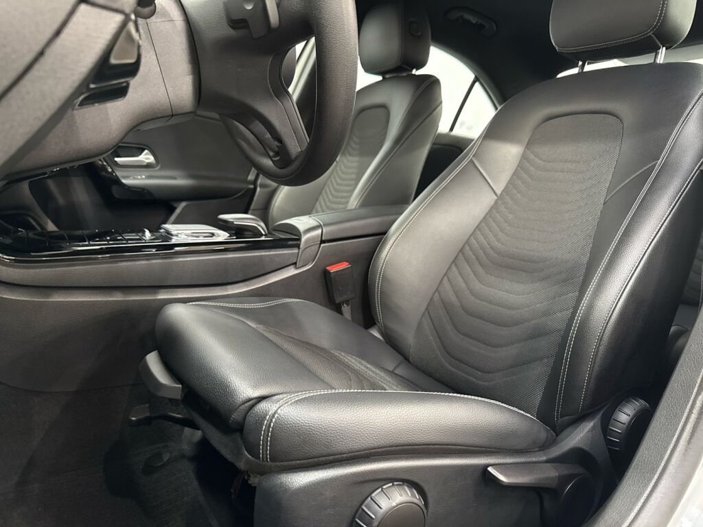 Mercedes-Benz A 2020 Valkoinen