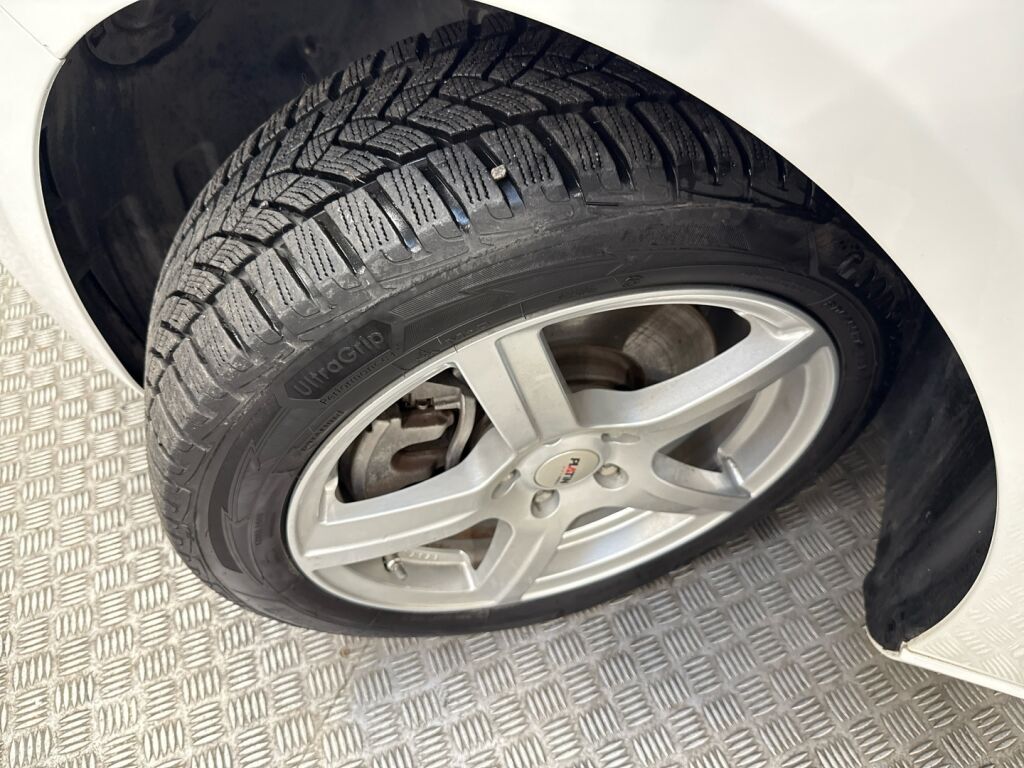 Mercedes-Benz A 2020 Valkoinen