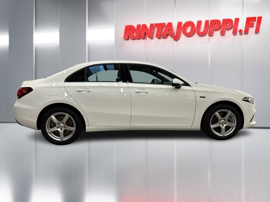 Mercedes-Benz A 2020 Valkoinen