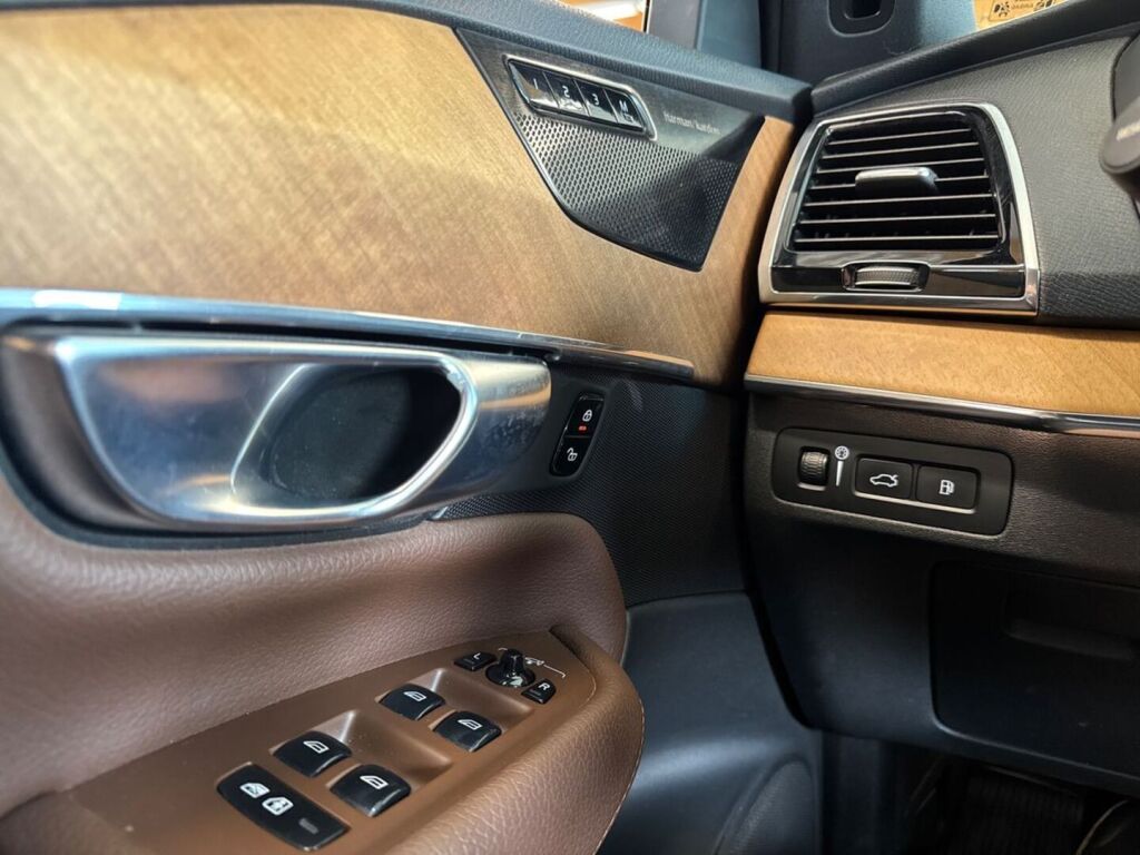 Volvo XC90 2021 Valkoinen