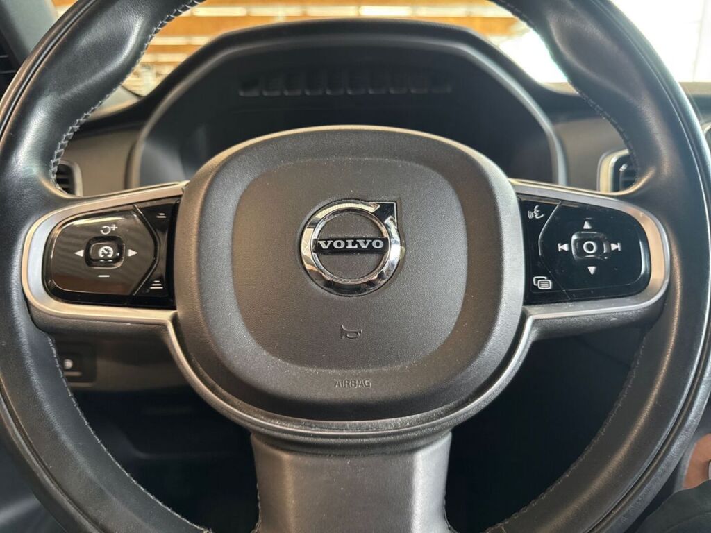 Volvo XC90 2021 Valkoinen