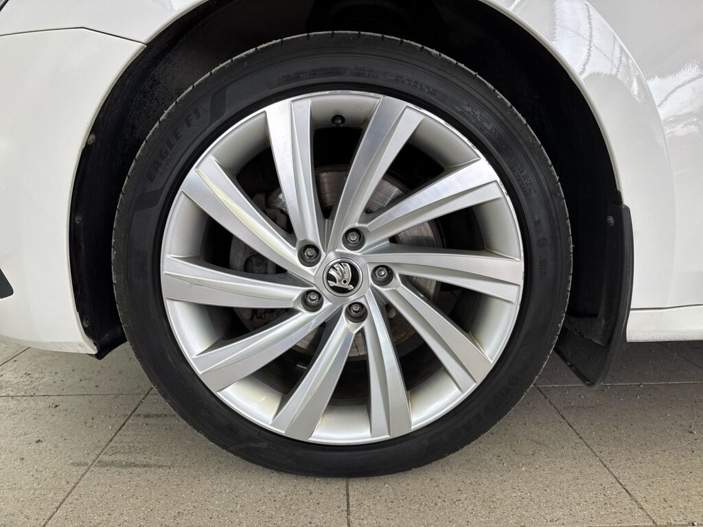 Skoda Octavia 2021 9