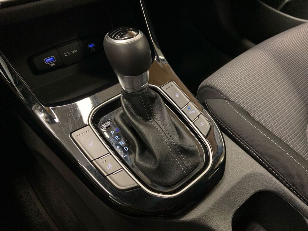 Hyundai i30 Wagon 2024 Punainen