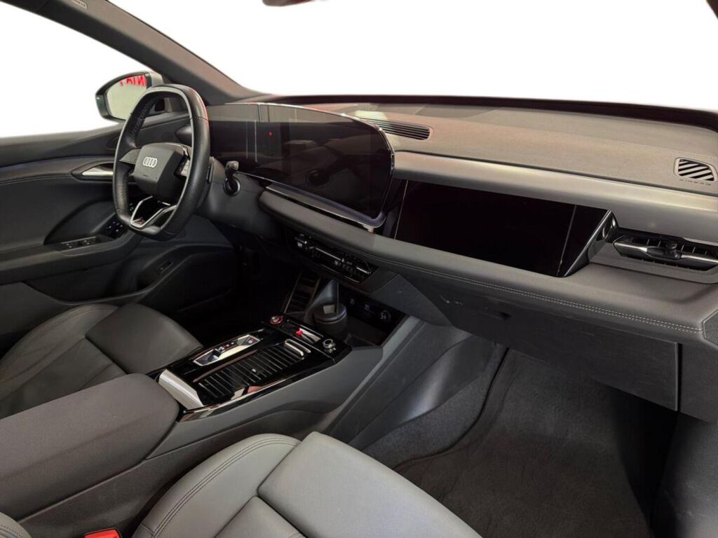 Audi SQ6 e-tron 2024 Sininen