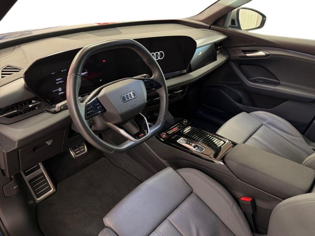 Audi SQ6 e-tron 2024 Sininen