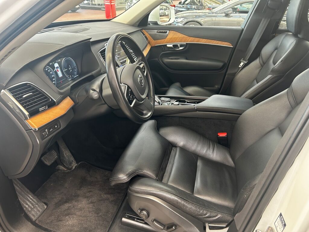 Volvo XC90 2022 Valkoinen