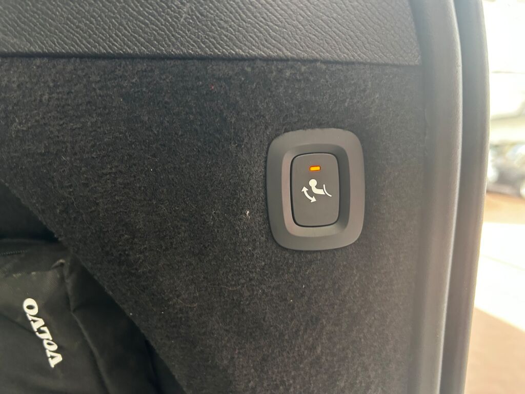 Volvo XC90 2022 Valkoinen