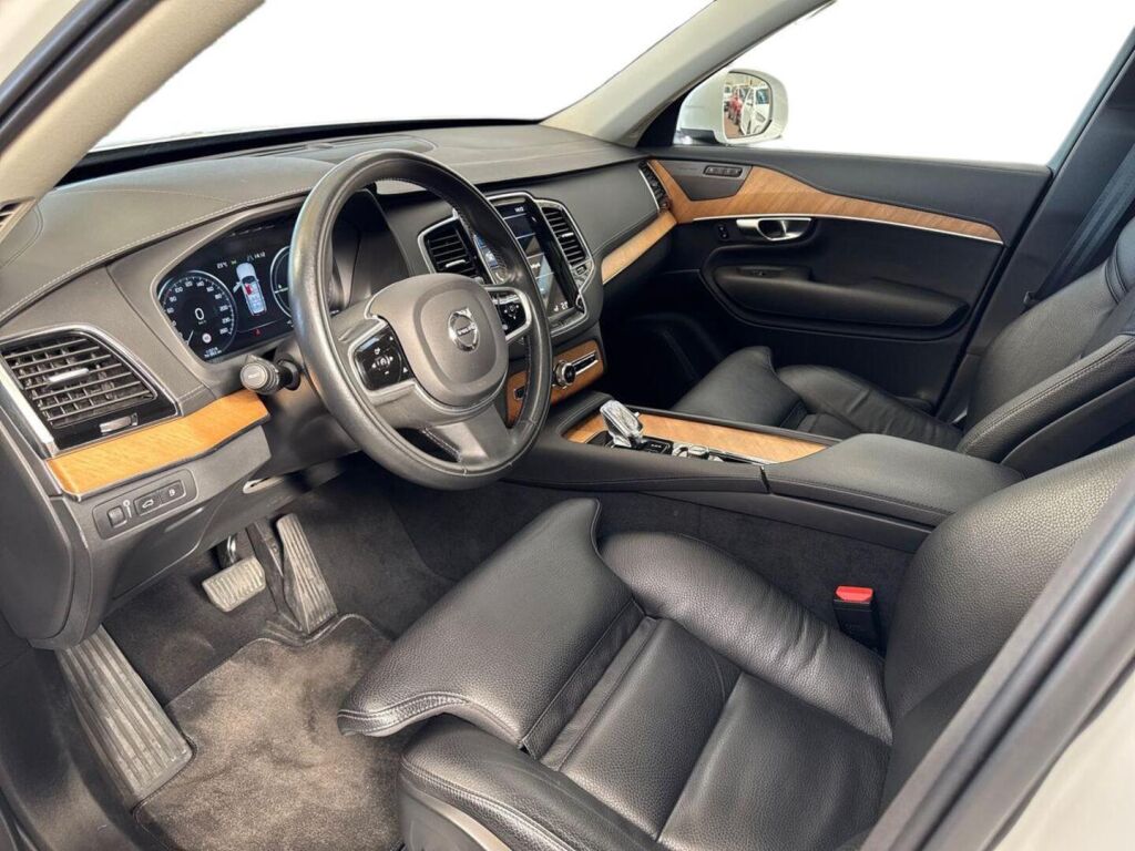 Volvo XC90 2022 Valkoinen