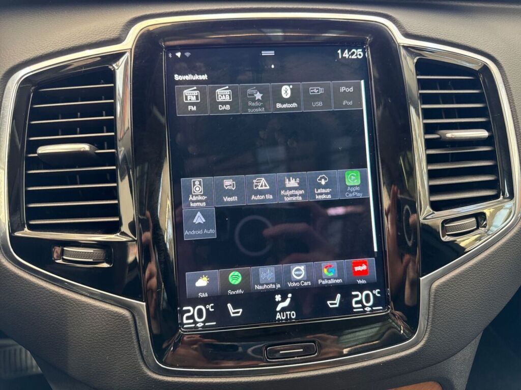 Volvo XC90 2022 Valkoinen