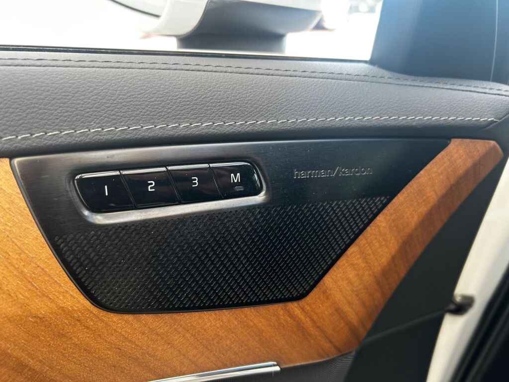 Volvo XC90 2022 Valkoinen