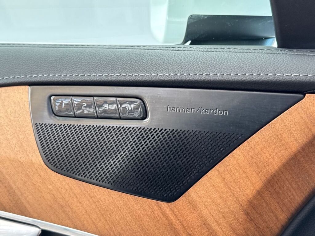 Volvo XC90 2022 Valkoinen